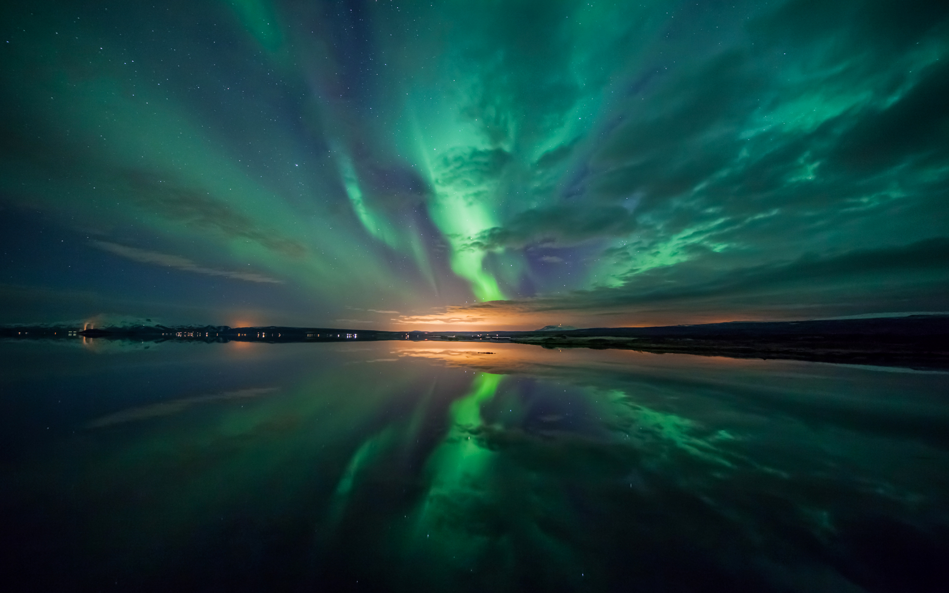 Aurora over Lake Wallpapers HD Wallpapers 1920x1200