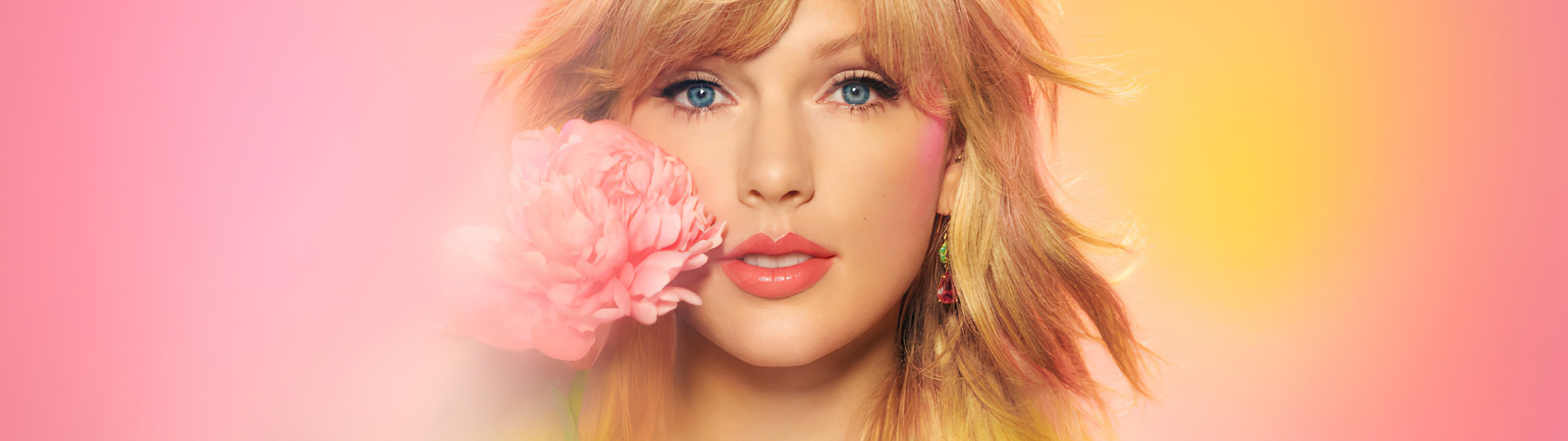 Taylor Swift Laptop Wallpaper