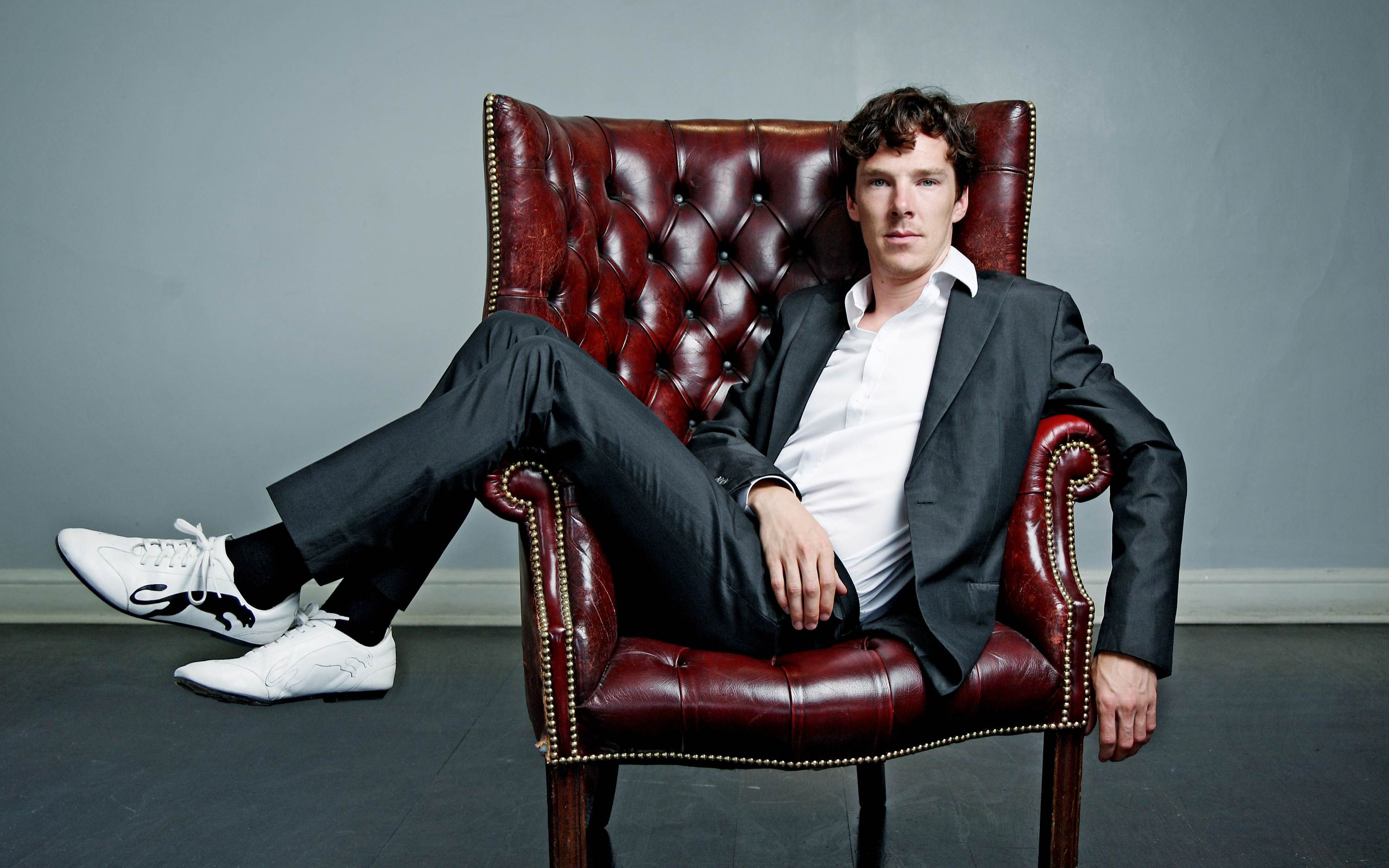 Benedict Cumberbatch On Chair HD Pics Wallpaper Celebrities 4k