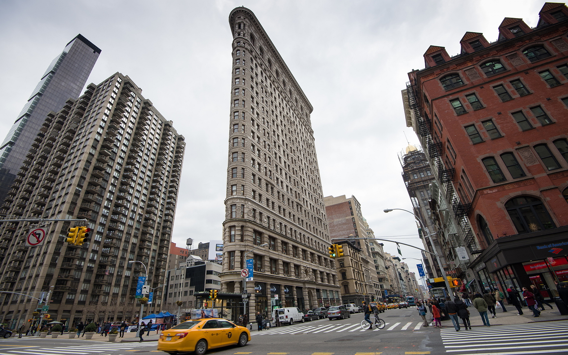 5th Avenue And Broadway