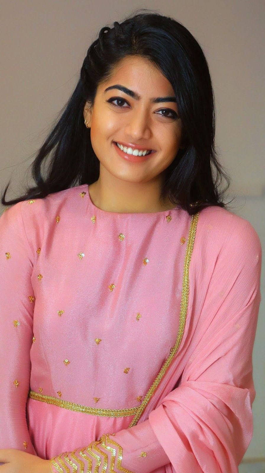 Rashmika Mandanna HD Wallpaper