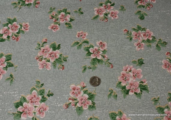 1930s Vintage Wallpaper Blue background with pink floral clusters 570x399