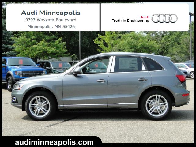 Similar Audi Q5 Minnesota Gray