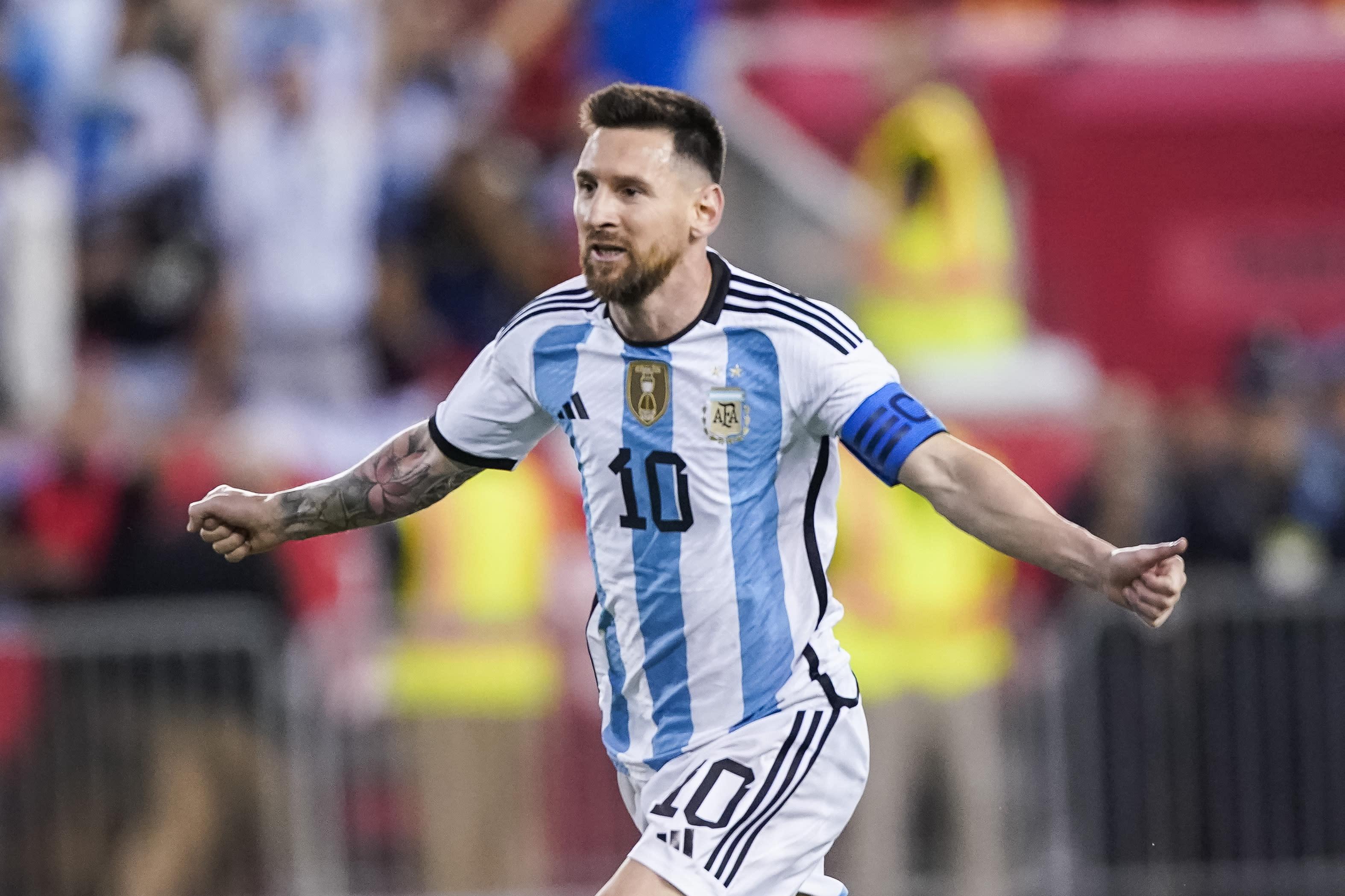 Lionel Messi pledges future to Argentina after spellbinding World Cup win  over France  I want to continue  Eurosport
