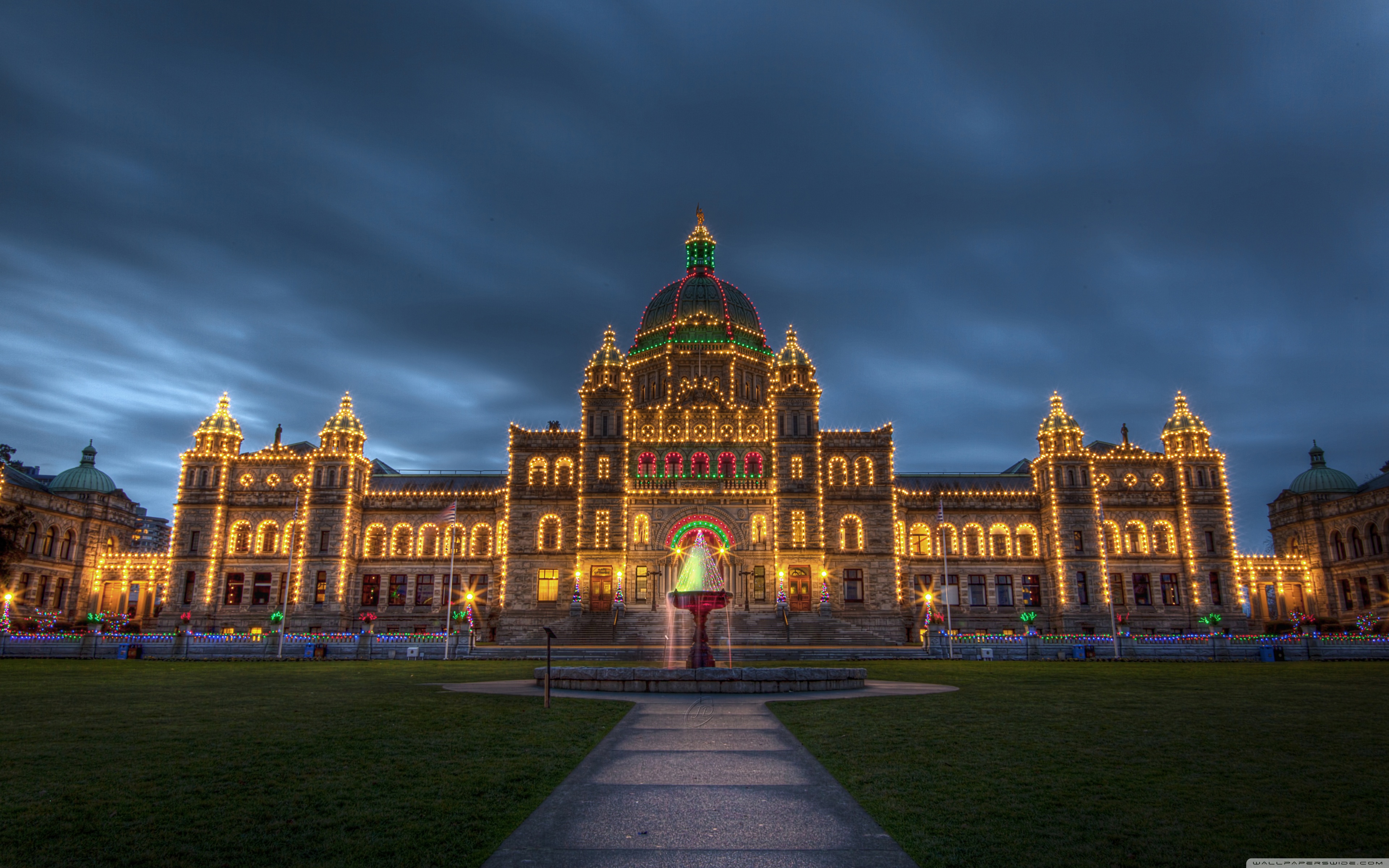 British Columbia Parliament Buildings Christmas Ultra HD Desktop