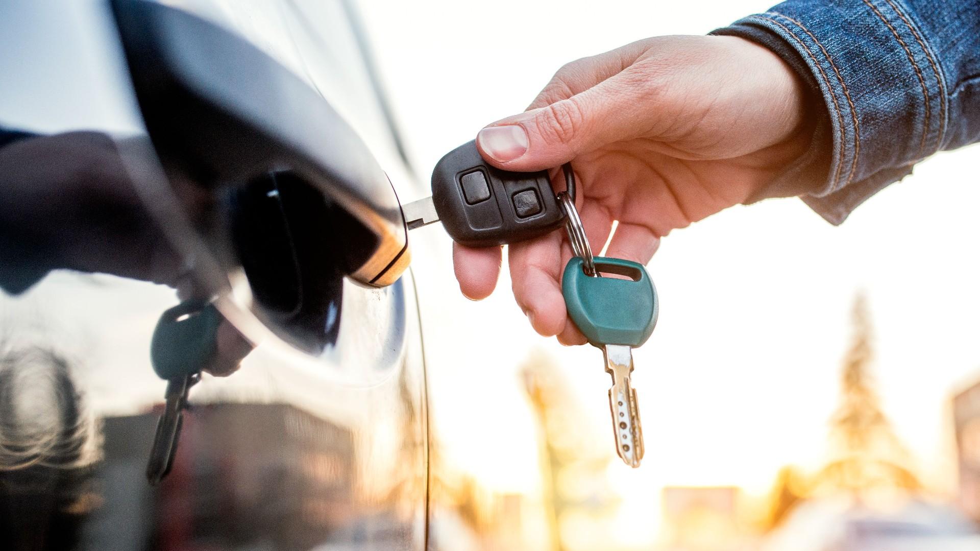 Here Is How You Can Save Hundreds Of Dollars On A Rental Car