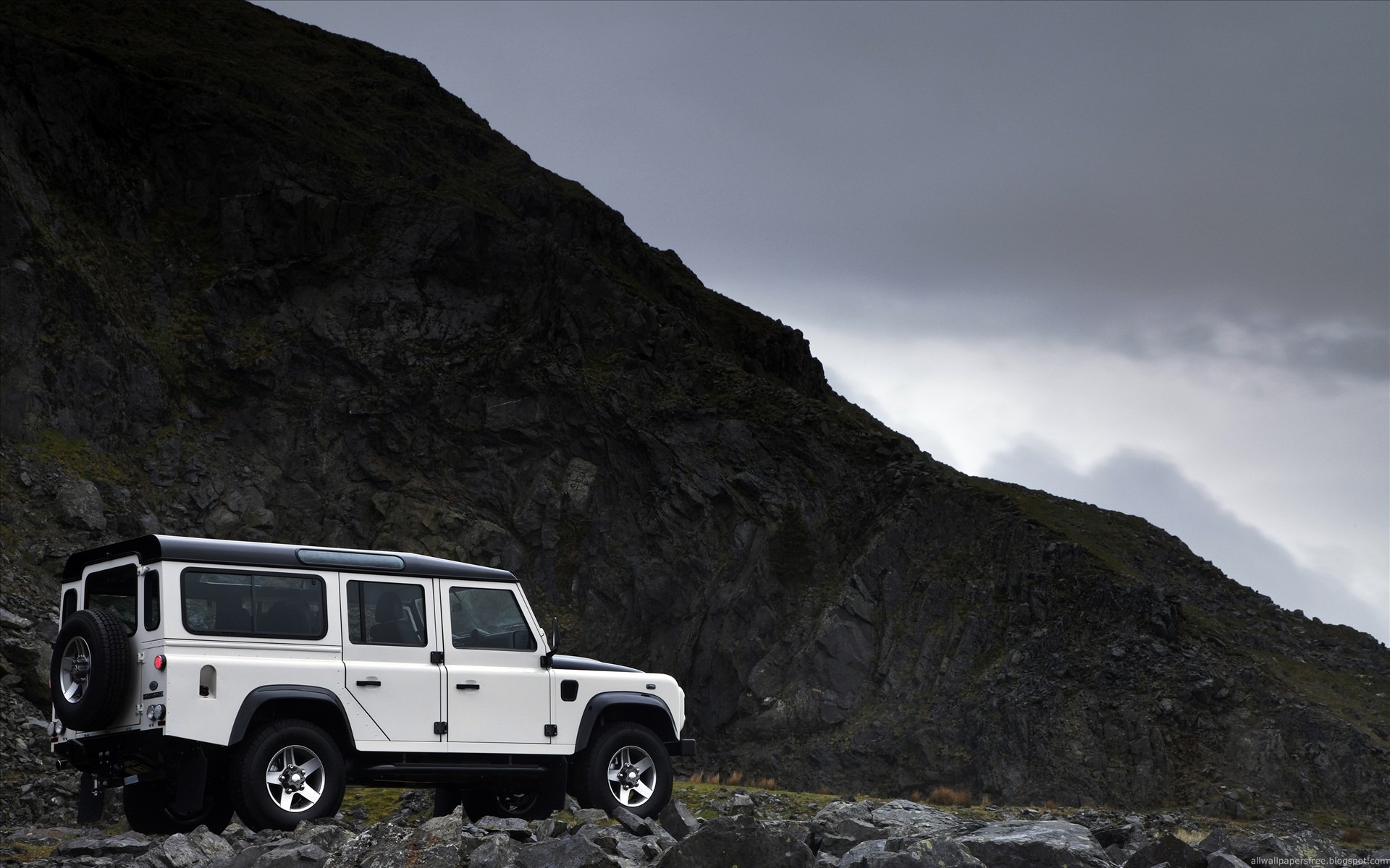 Land Rover Defender Wallpaper On