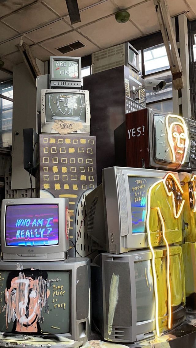 Random Pics Wallpaper