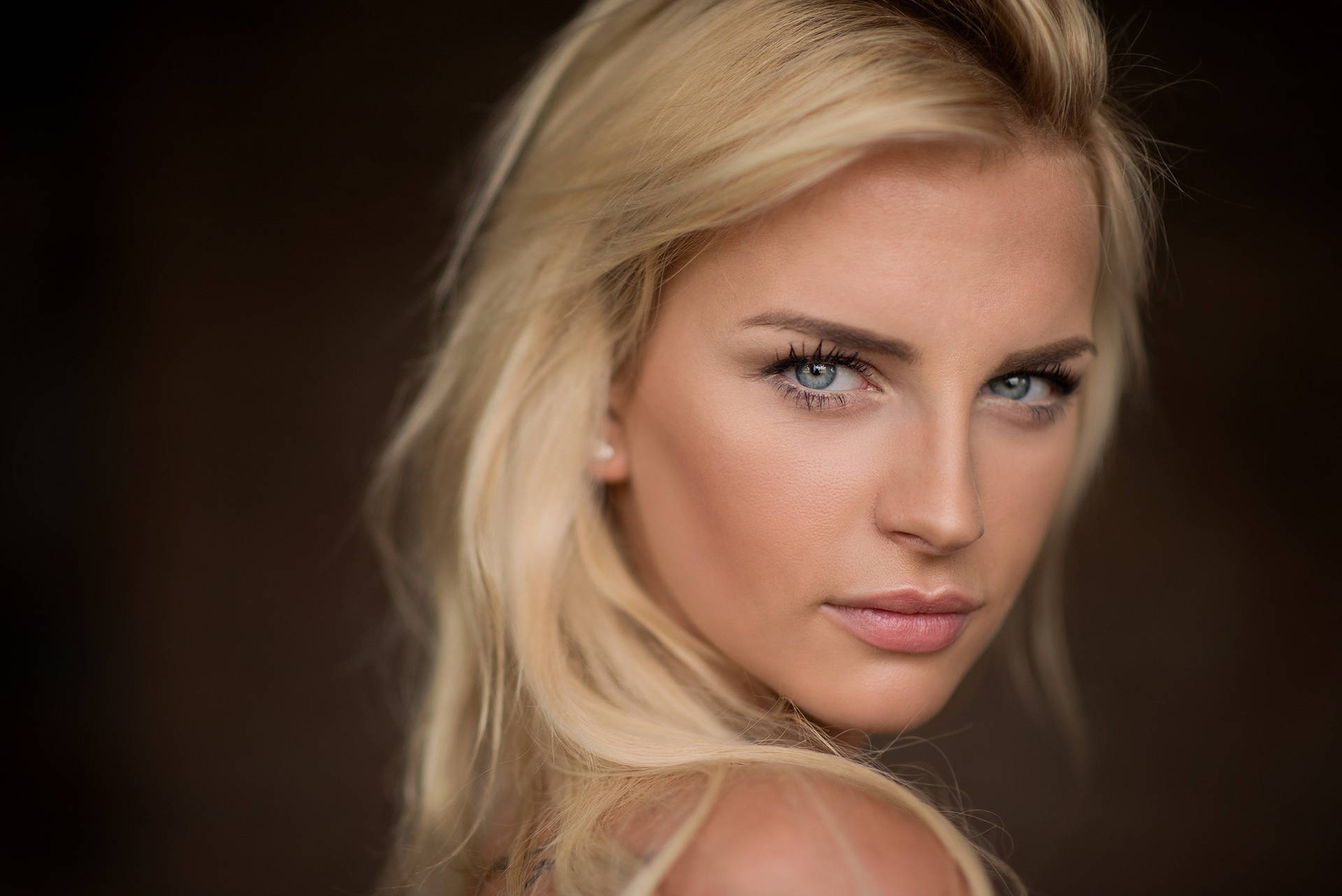 Blonde Female Model Dark Wallpaper