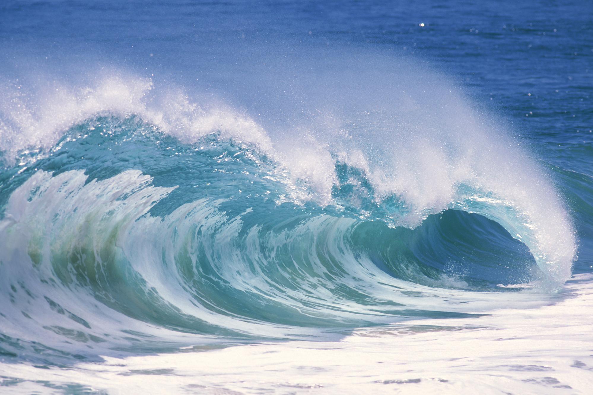 Ocean Wave Wallpaper Which Is Under The