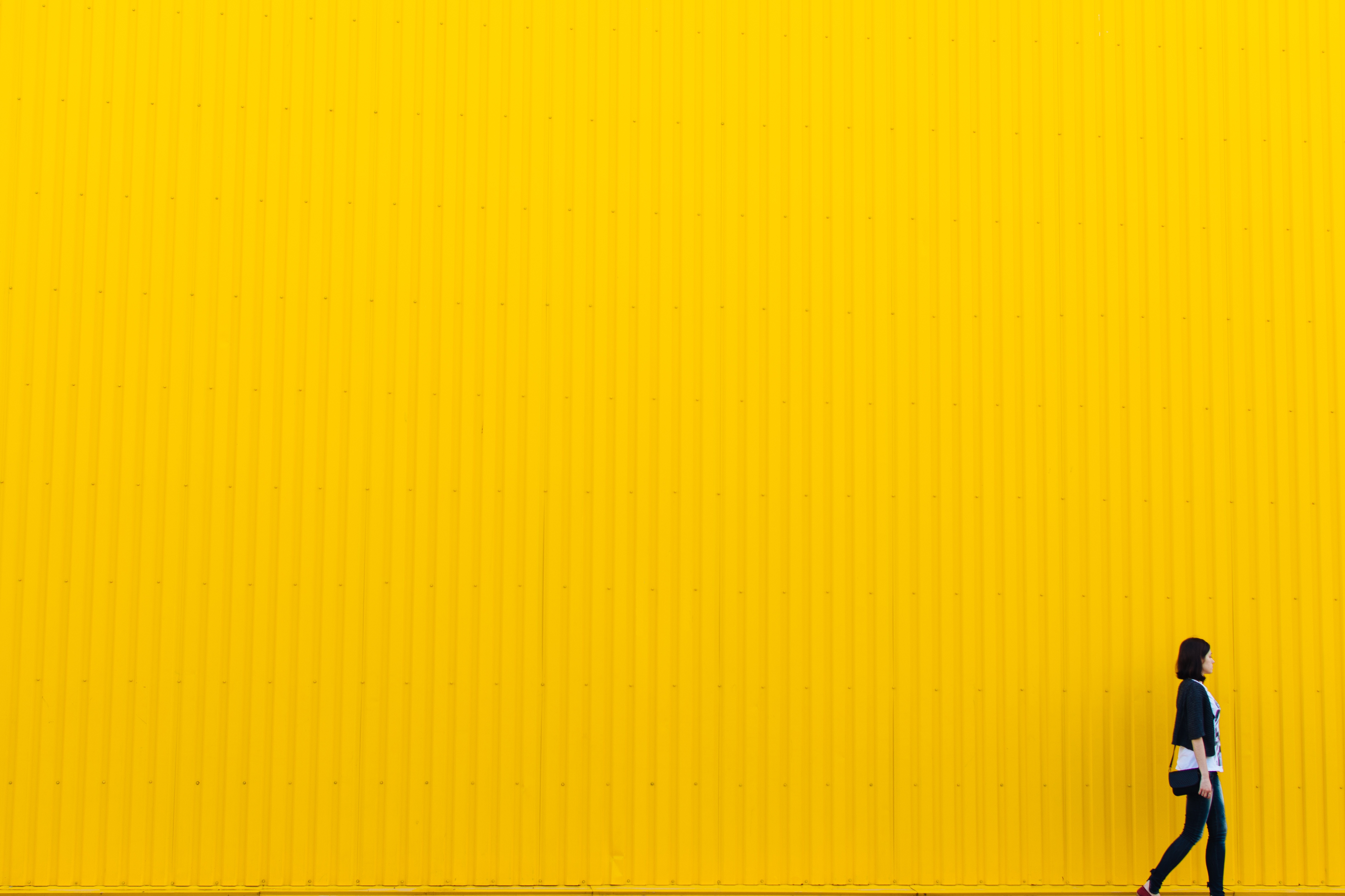 Picalls Yellow Background By Rodion Kutsaev