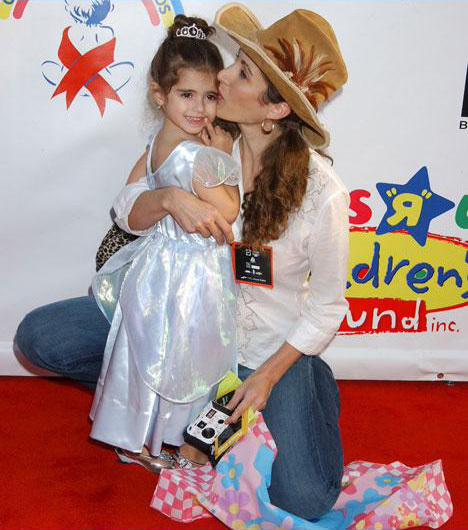 Melina Kanakaredes Image And Her Daughter