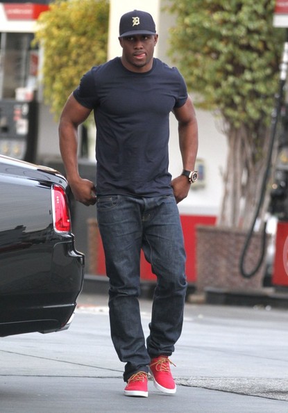 Reggie Bush Photos Stopping At A Gas Station In West