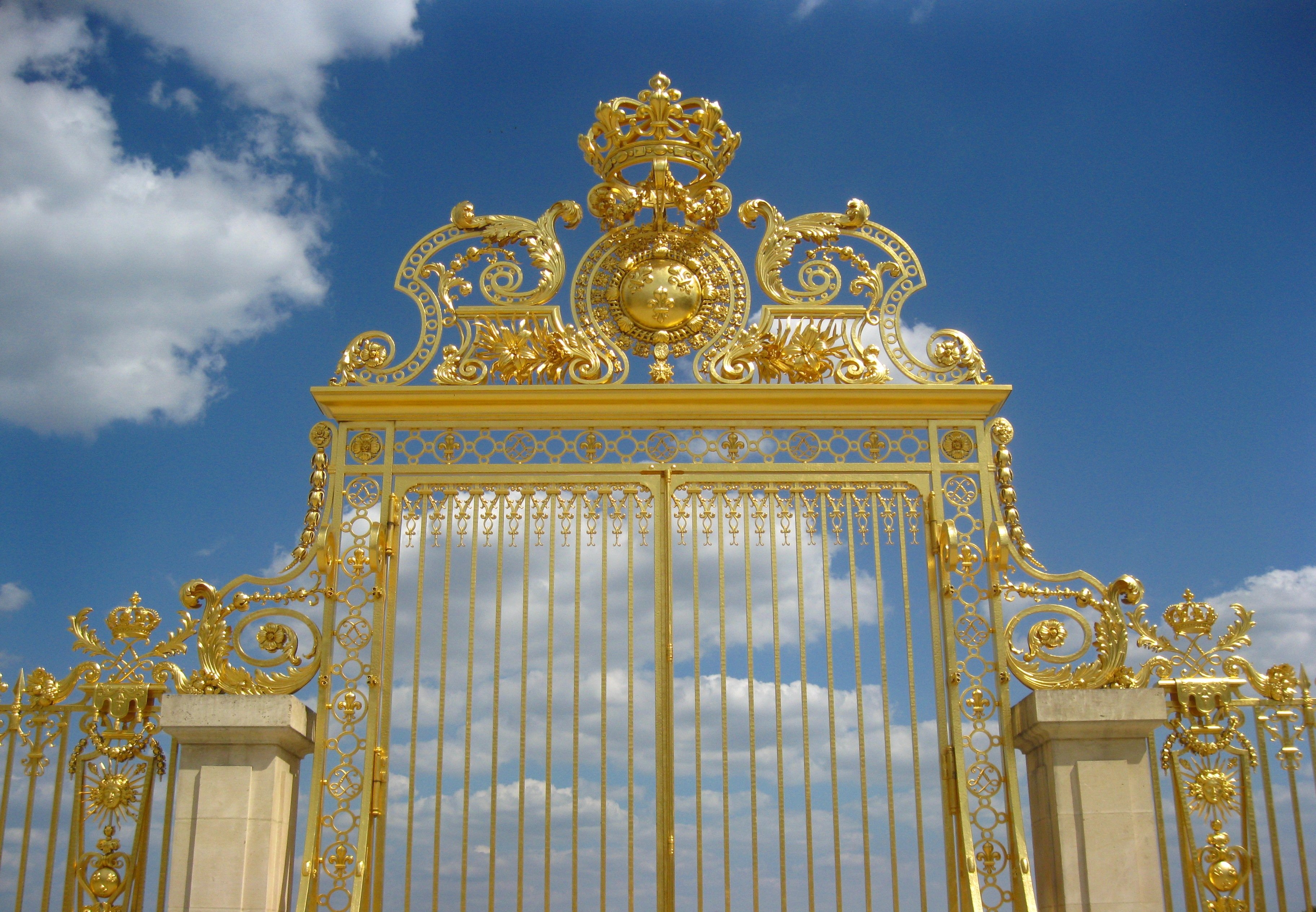 Chateau De Versailles Palace France French Building Fence Wallpaper