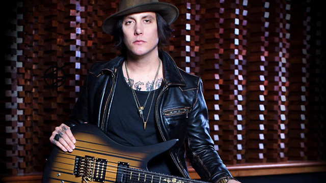 Schecter Auctioning Synyster Gates Personal Signature