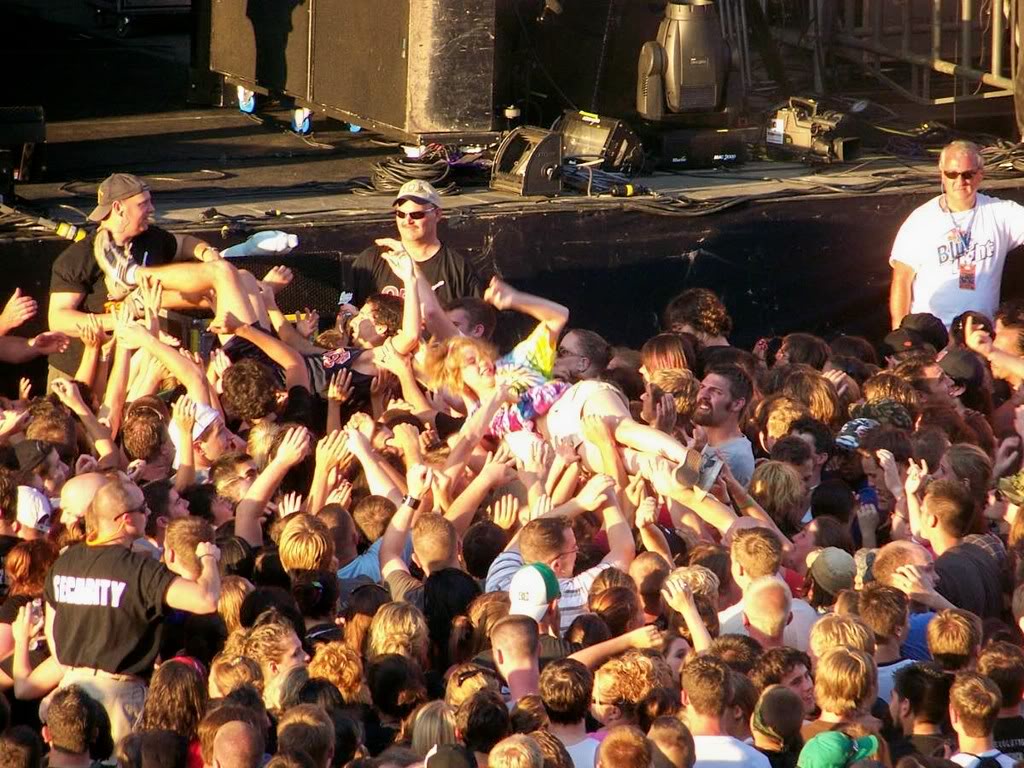 Crowd Surfing Graphics Code Ments Pictures