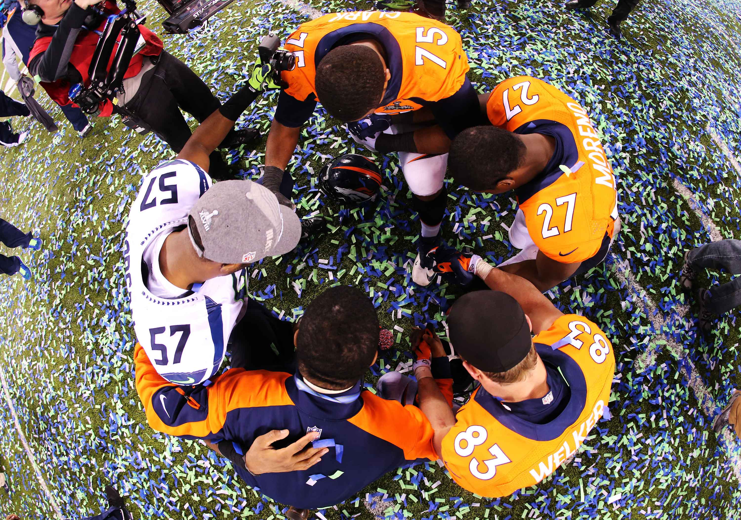 Denver Broncos Players Wallpaper HD Background