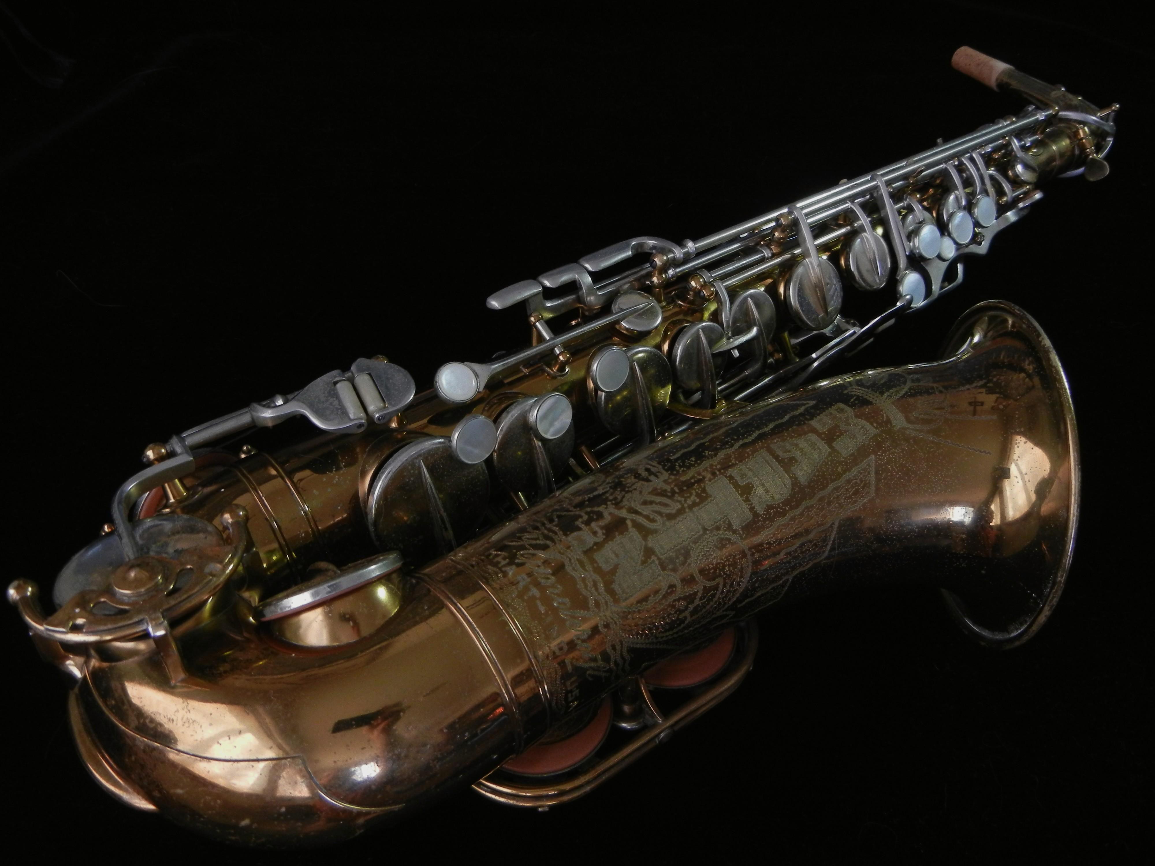 Saxophone Wallpaper HD