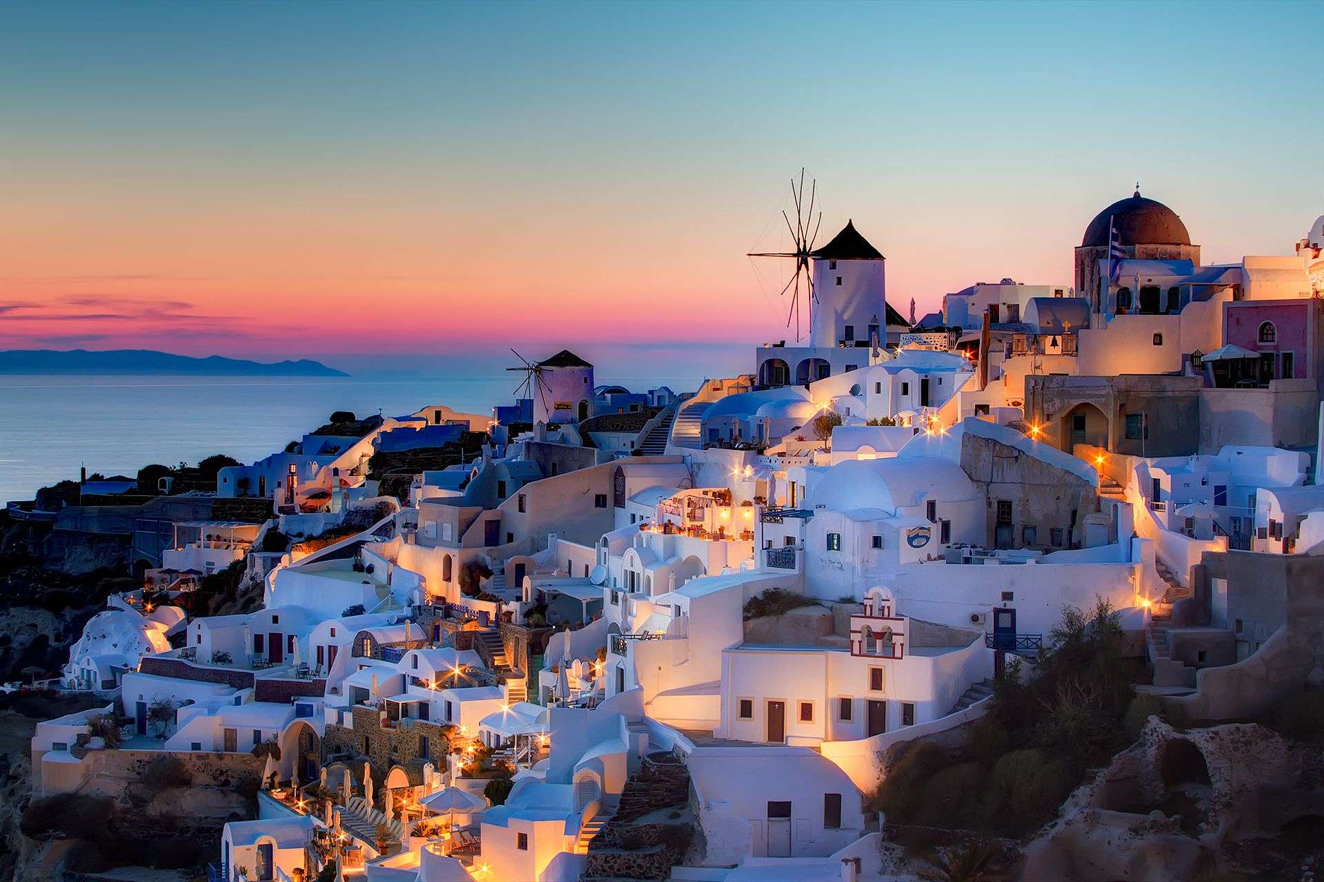 Hình nền Windows 10 Hy Lạp - Thức dậy vào mỗi buổi sáng với tinh thần sảng khoái với hình nền đẹp như mơ trên máy tính của bạn. Hình ảnh đầy sức sống của những ngôi nhà truyền thống Hy Lạp sẽ tạo ra một không gian làm việc đầy sức sống và sáng tạo.