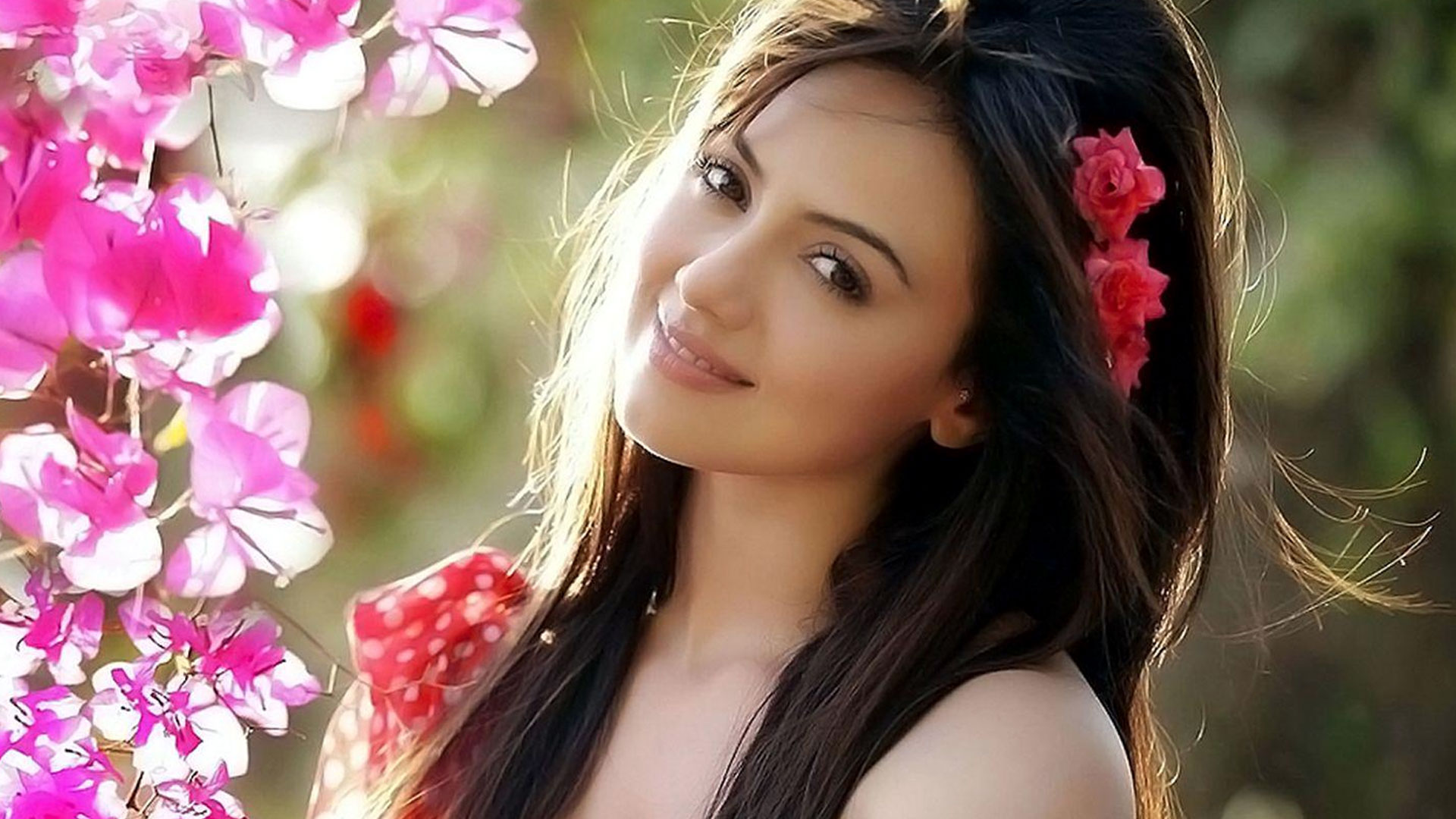 Sana Khan Pictures