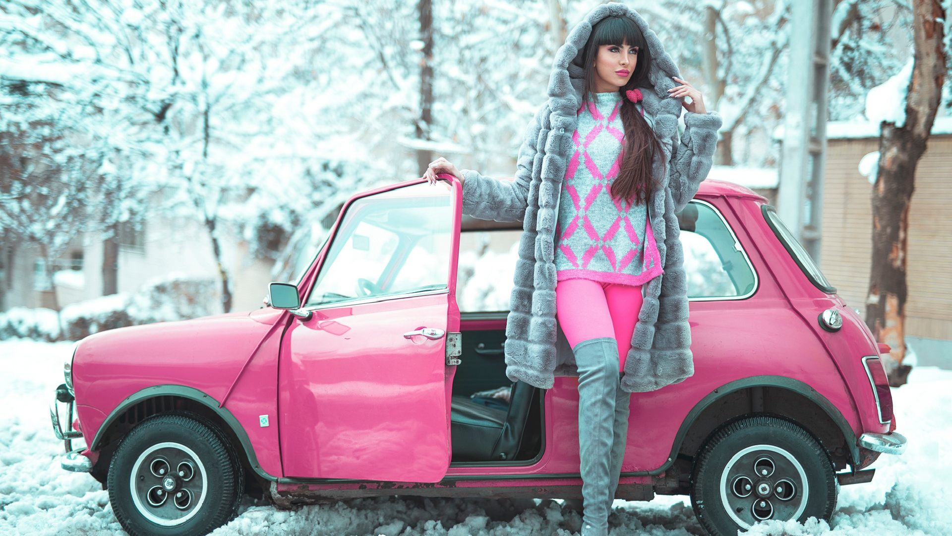 Beautiful Girl Winter Pink Retro Small Car Free Download