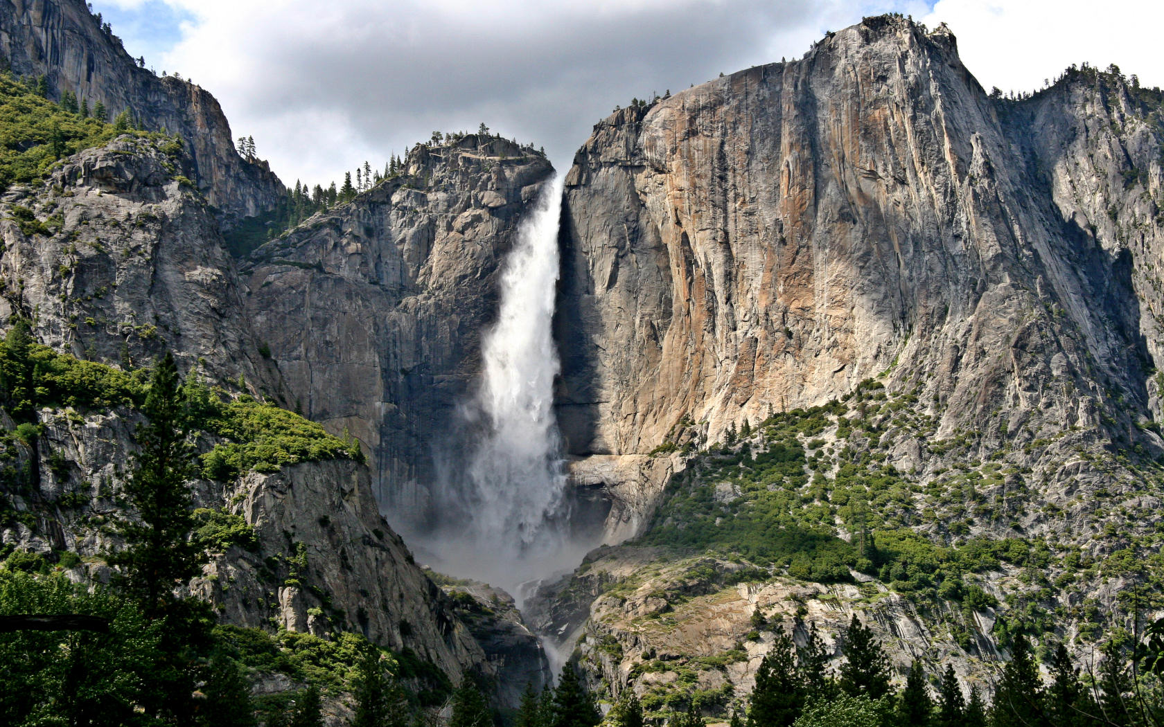 Free Yosemite Wallpaper   Upper Yosemite Falls