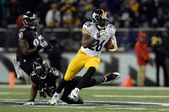 Le Veon Bell Of The Pittsburgh Steelers Avoids