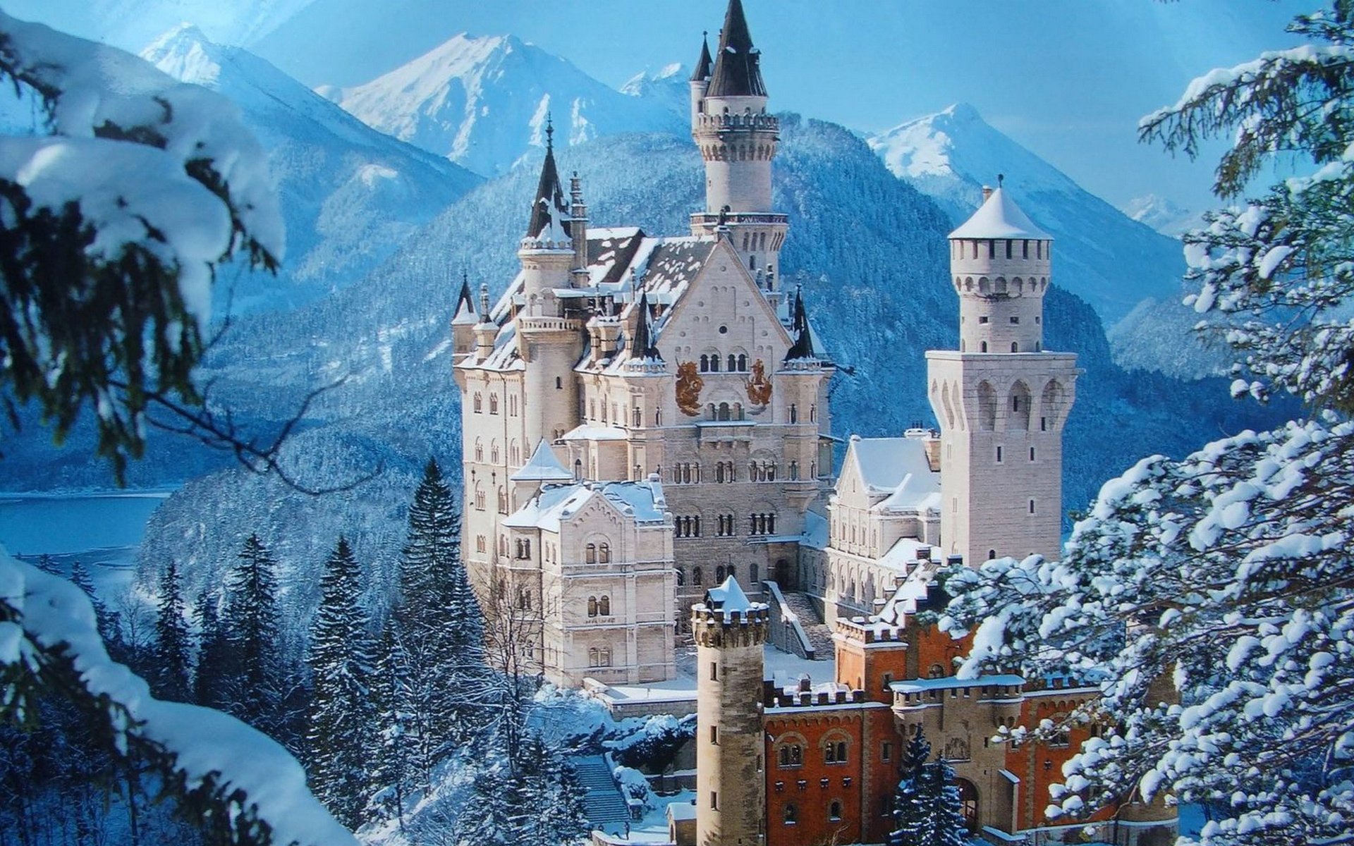 Neuschwanstein Castle in winter, a fairytale castle in the Bavarian Alps, Germany