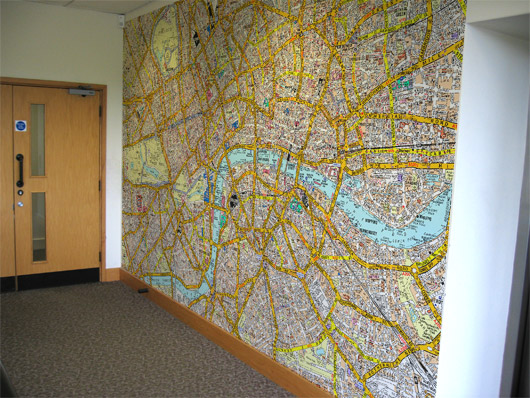 This London street map wallpaper is based on the latest revision and