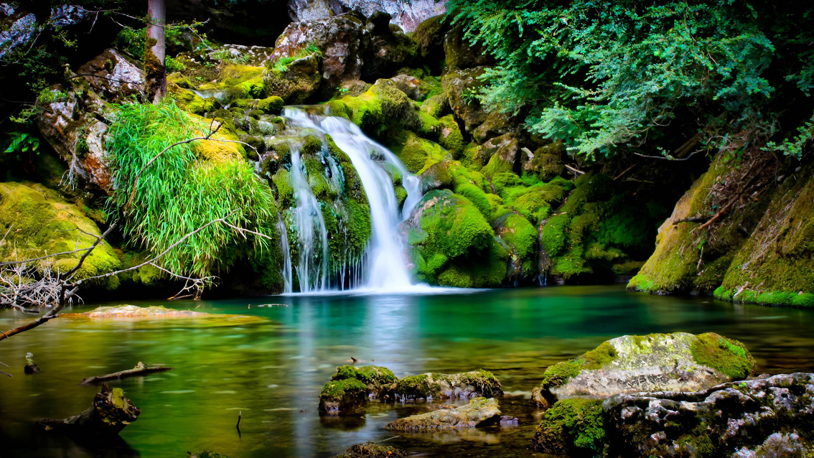 Beautiful Landscape Waterfall Spring Desktop Wallpaper