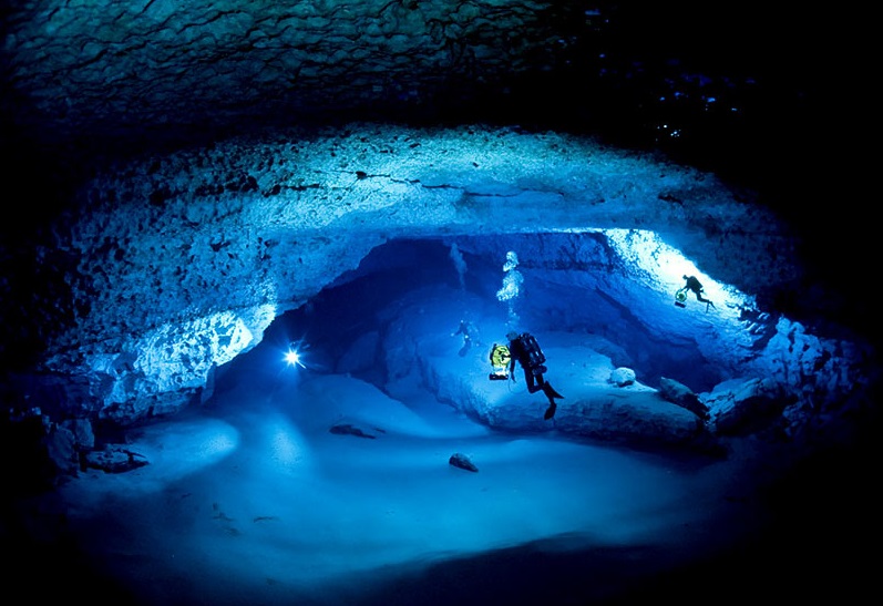 17 cave diving Diepolder II Cave Florida1jpg