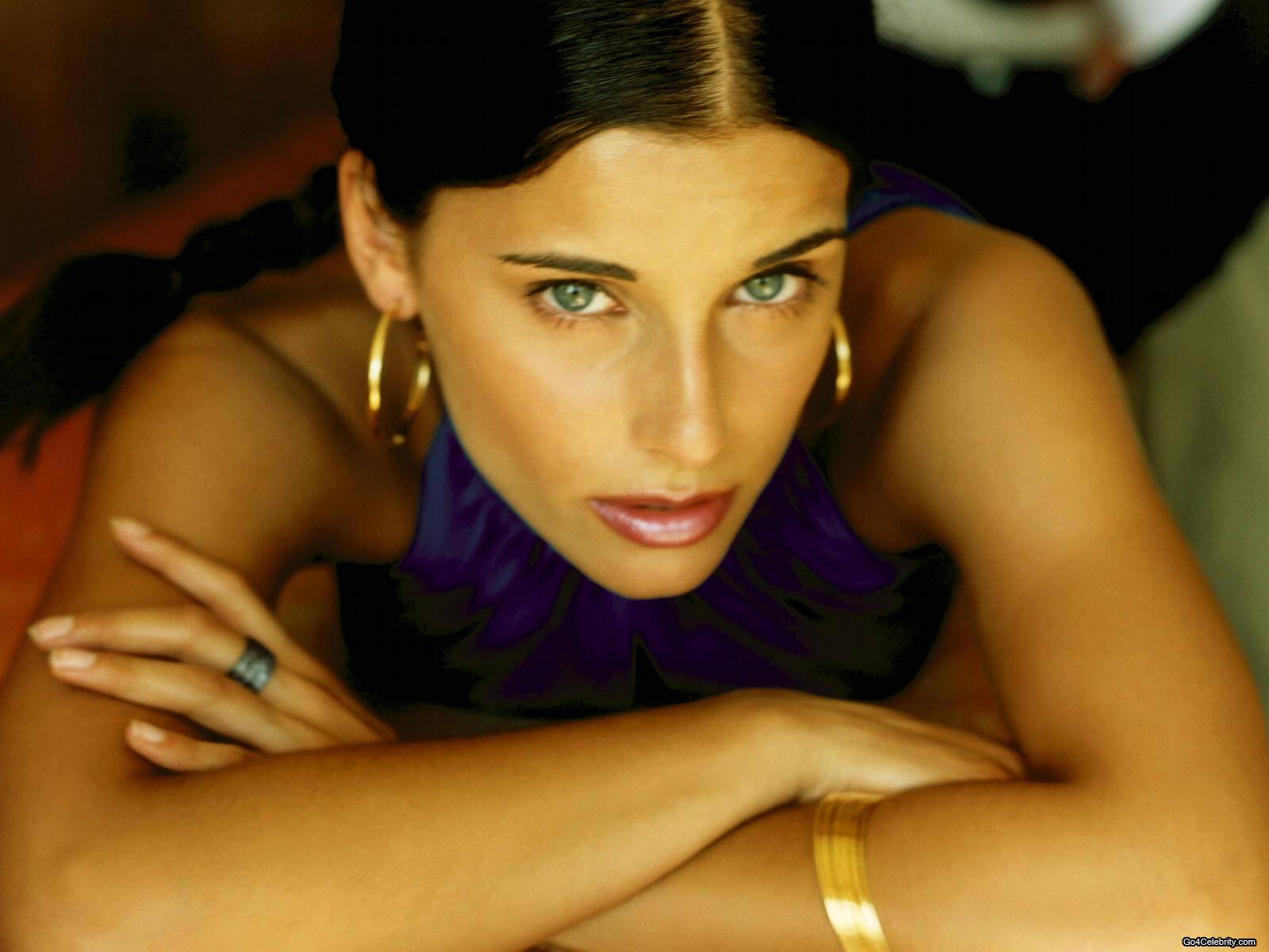 Nelly Furtado Awesome And Fabulous Image HD Wallpaper