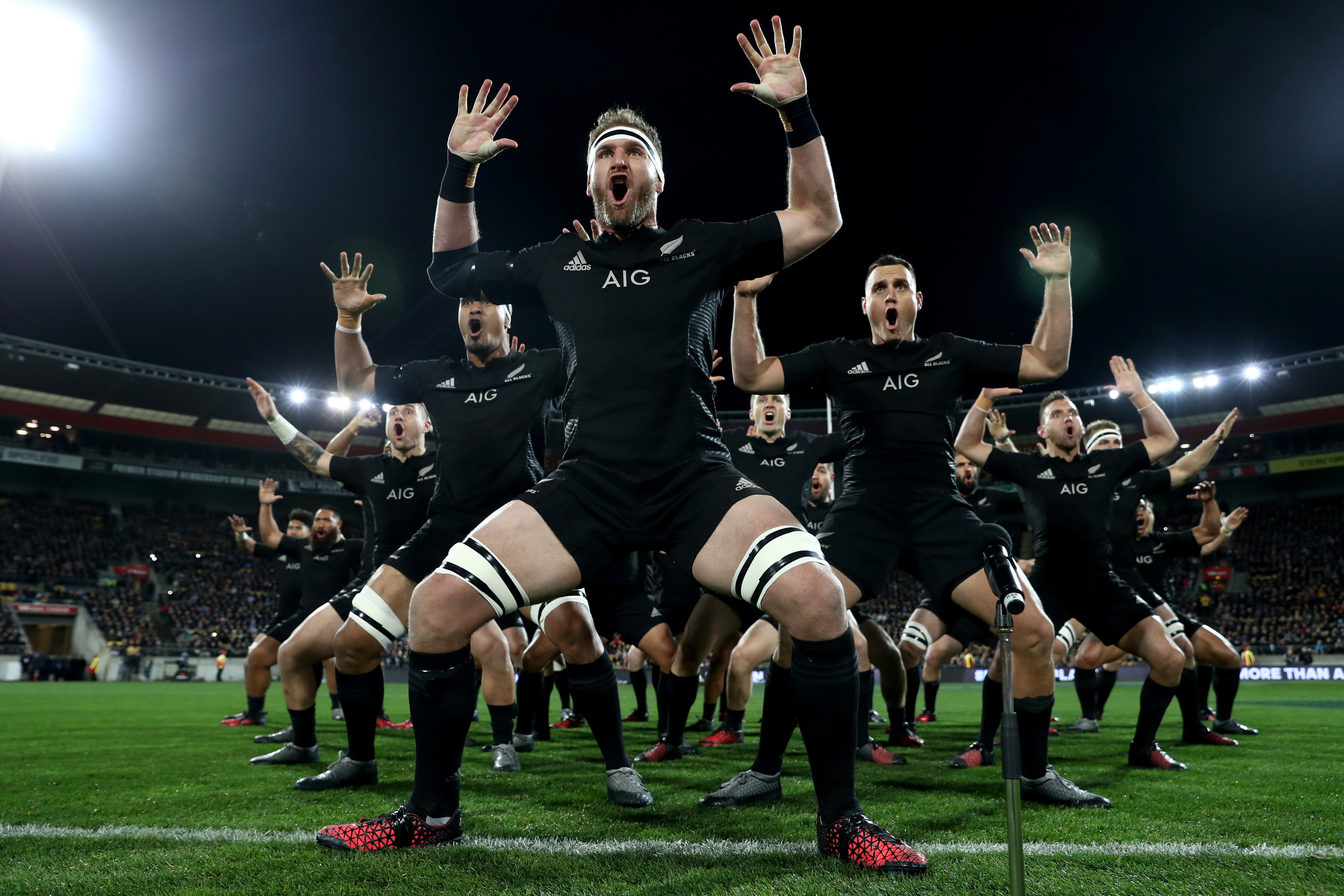 England Advance While The Spectre Of All Blacks Lurk In Wallpaper