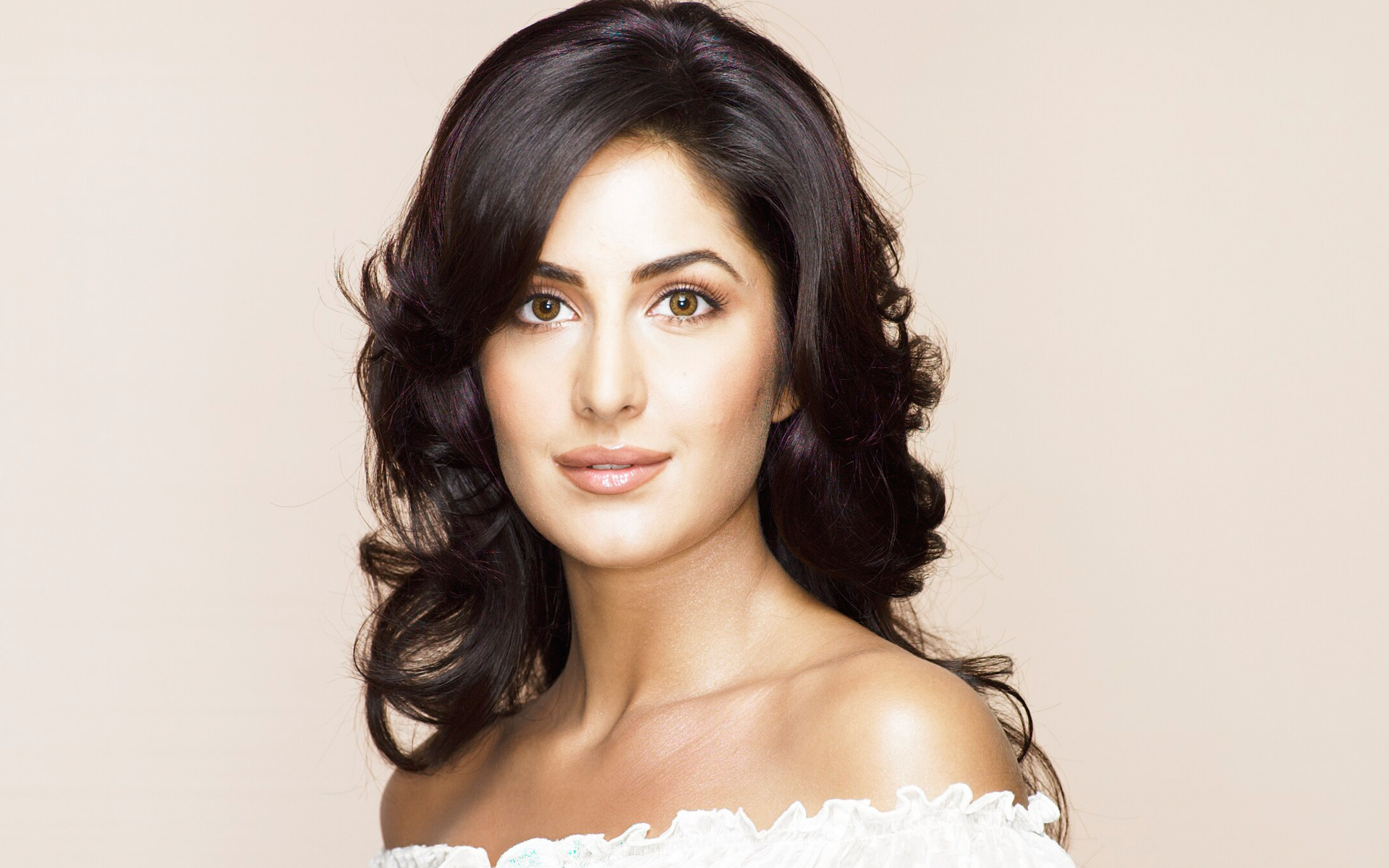 Katrina Kaif Widescreen HD Wallpaper