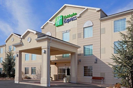 Holiday Inn Express Suites Smithfield Providence Hotel HD Landscape