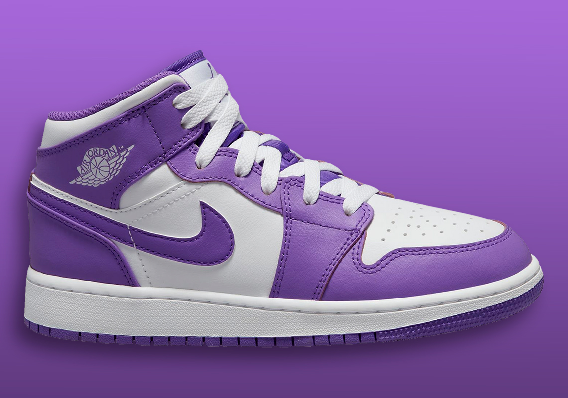 Jordans Logo Purple Wallpaper