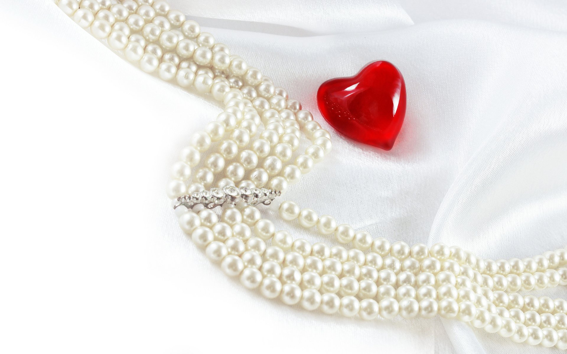 Elegant Pearl Jewelry With Red Heart HD Wallpaper