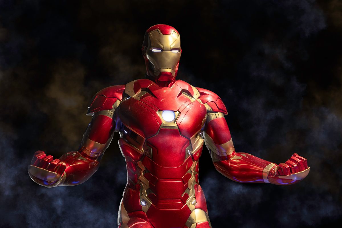 Superhero Iron Man Wallpaper For Wall