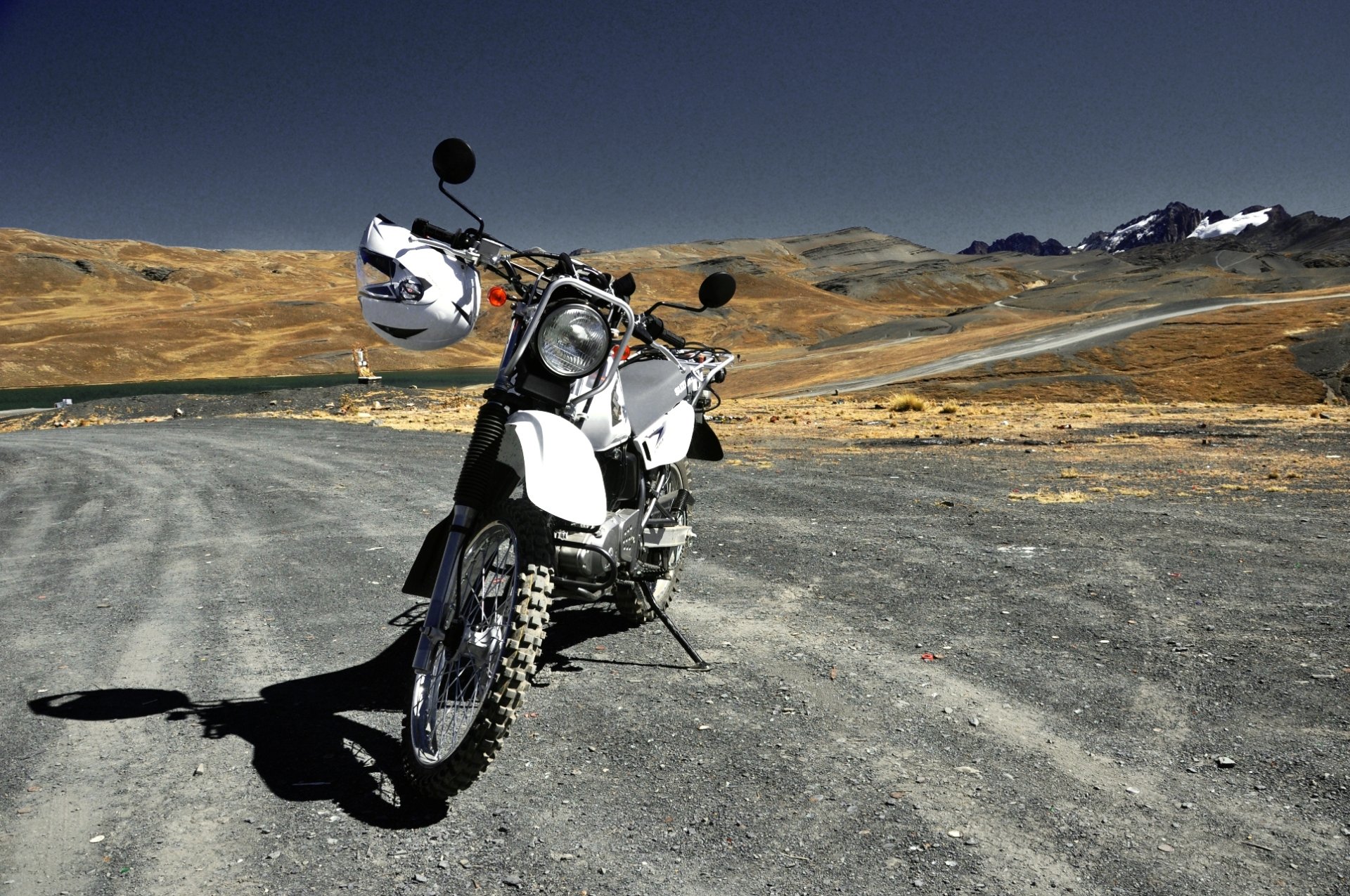 Vehicle Suzuki HD Wallpaper