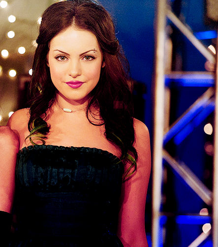 Elizabeth Gillies Image Wallpaper And