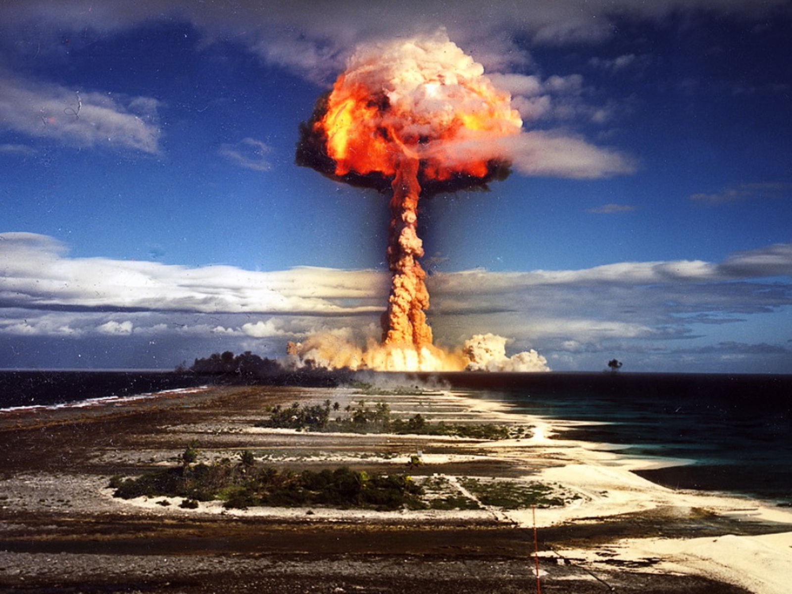 Atomic Bomb Art Prints And Posters Wall Murals Buy Poster Wallpaper