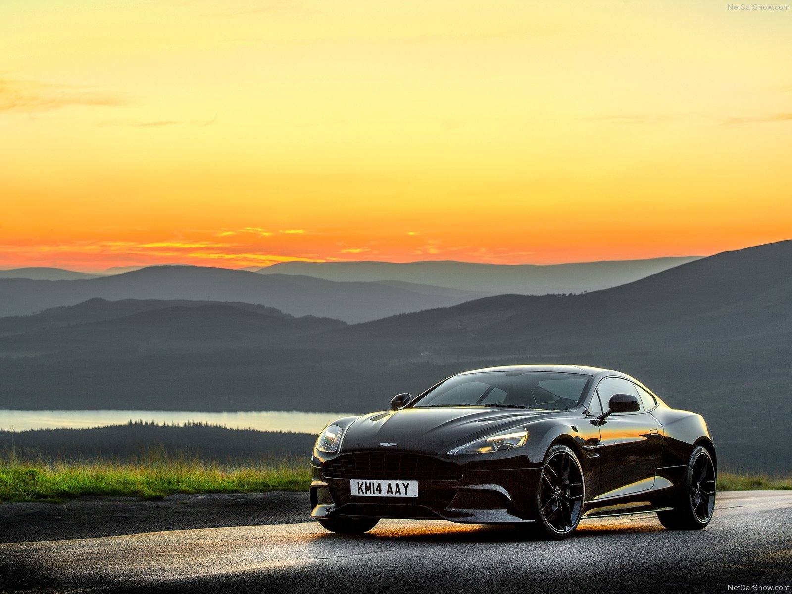 Aston Martin Vanquish Carbon Black HD Desktop Background