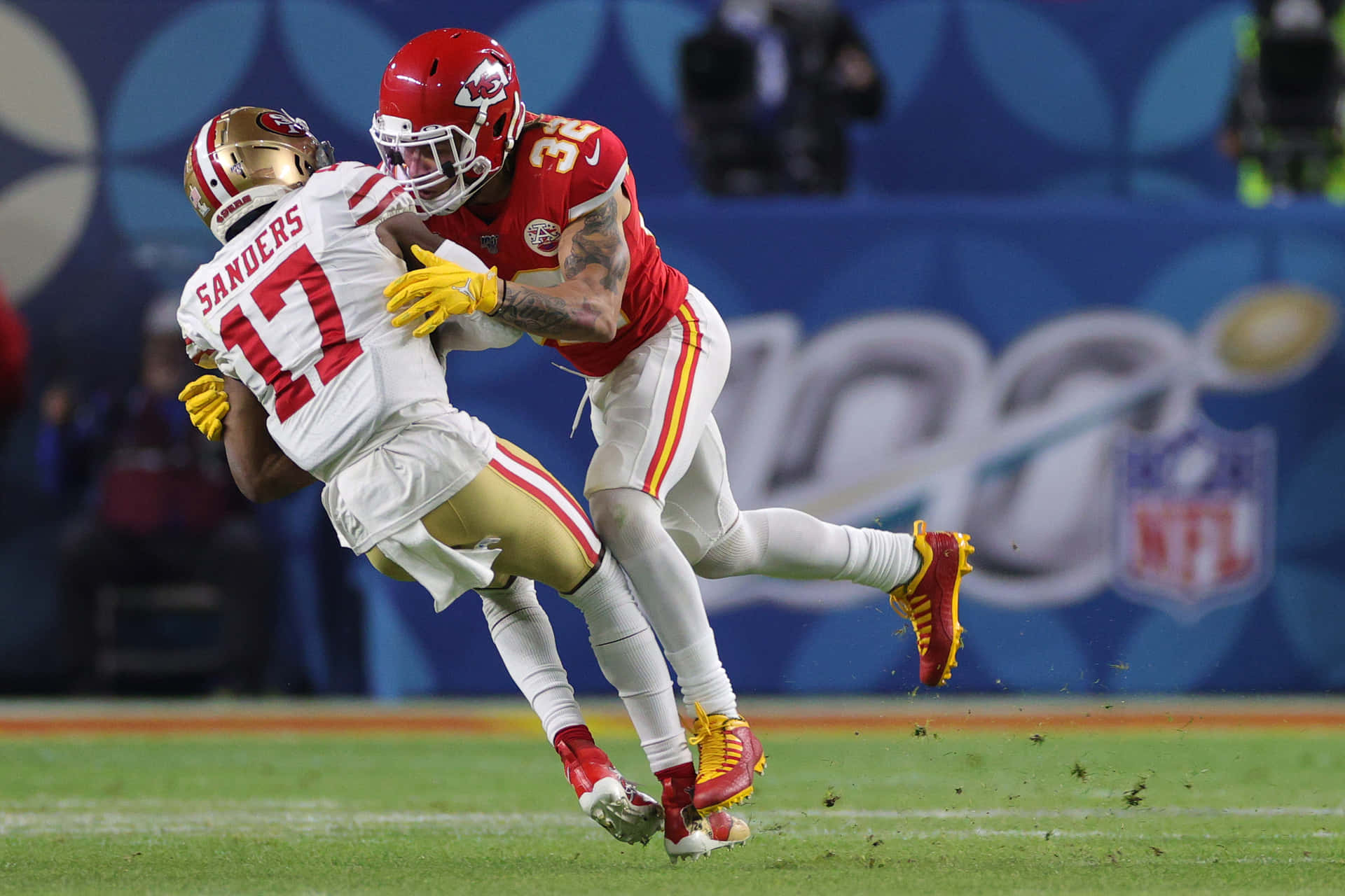 Tyrann Mathieu Defensive Back For The Kansas City Chiefs Wallpaper