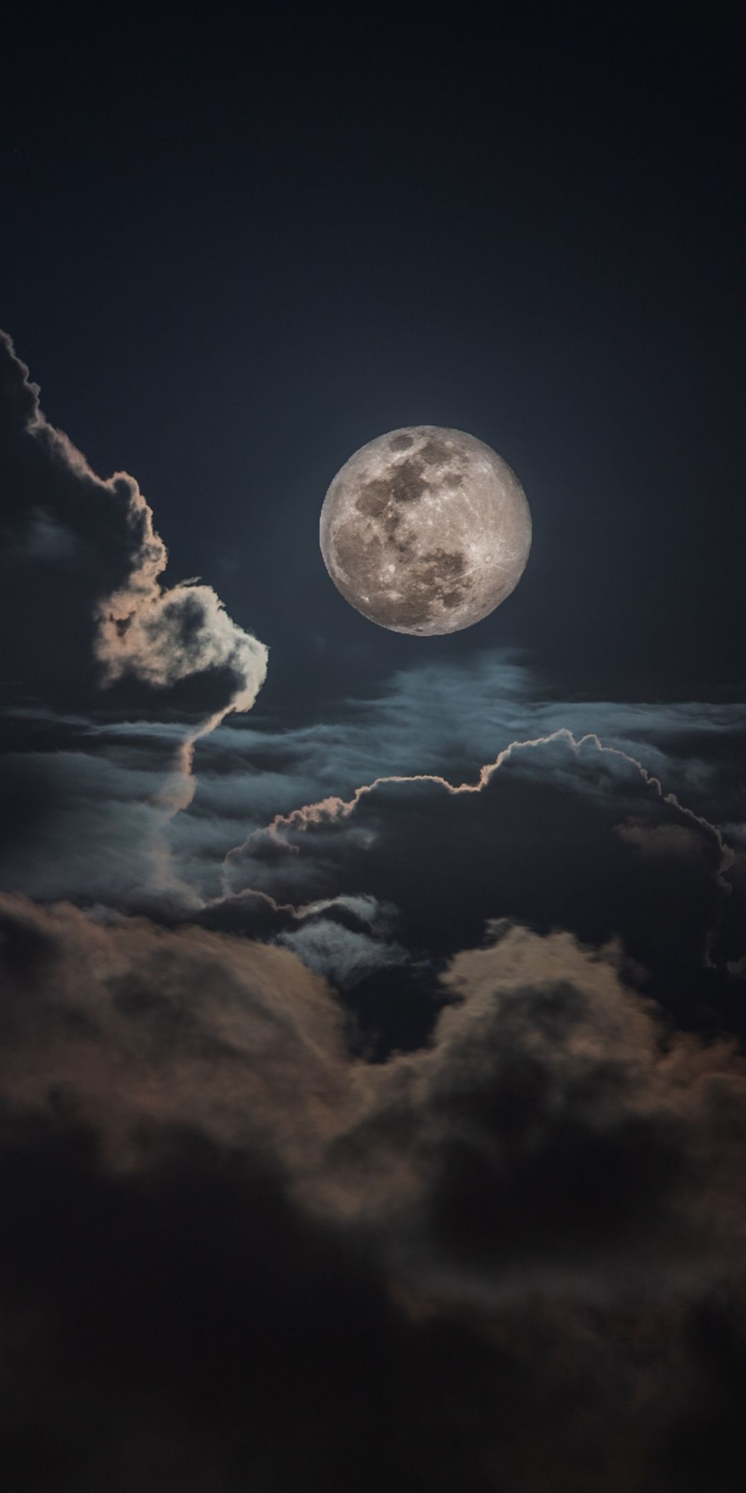 Night Clouds And Moon Sky Wallpaper