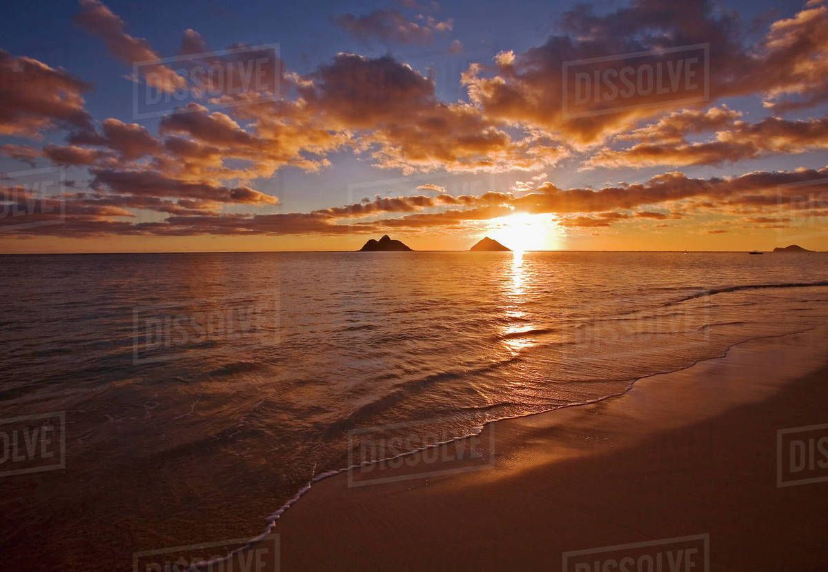 Usa Hawaii Oahu Lanikai Beach With Mokulua Island In Background