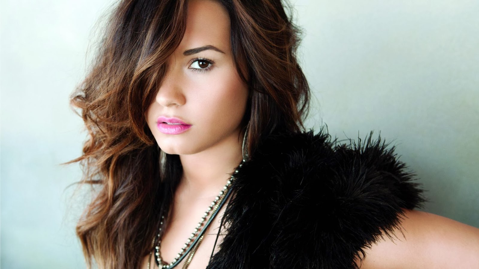 Demi Lovato Wallpaper Beautiful HD