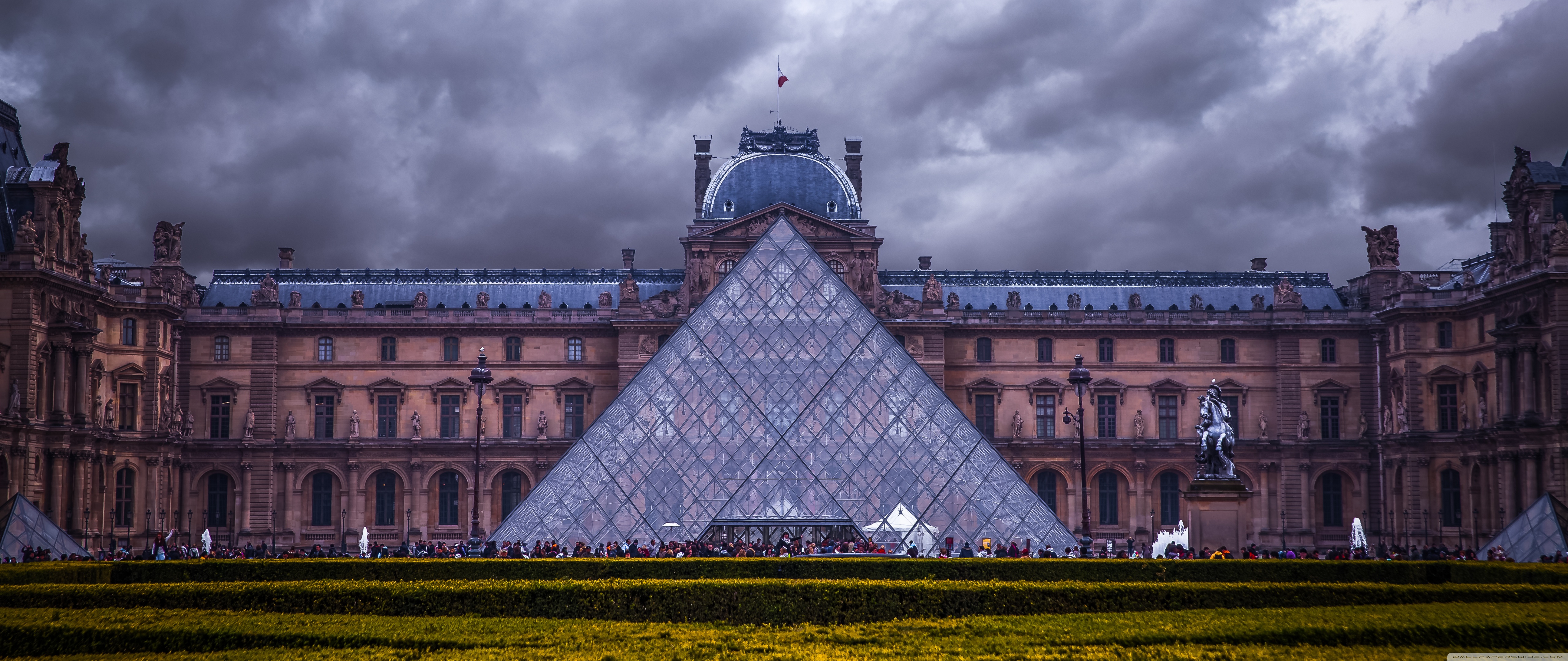 Louvre Museum Paris France 4K HD Desktop Wallpaper for 4K