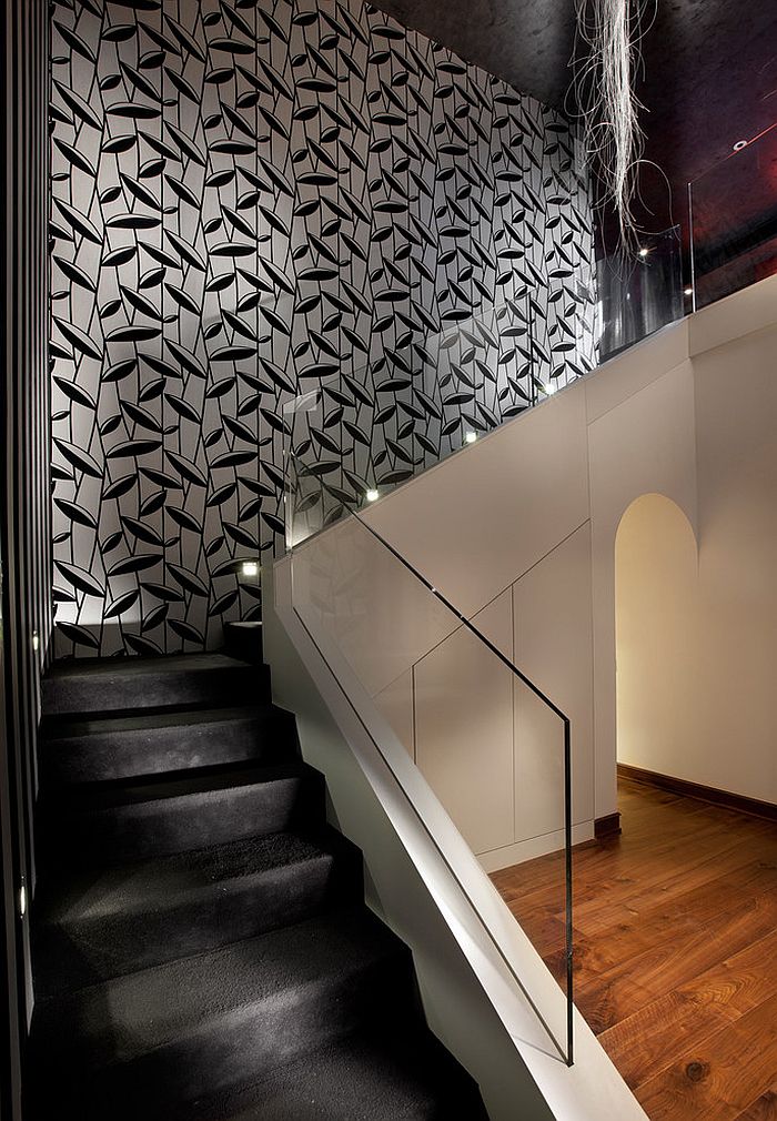 Turn your stairwell wall into a stunning focal point [Photography