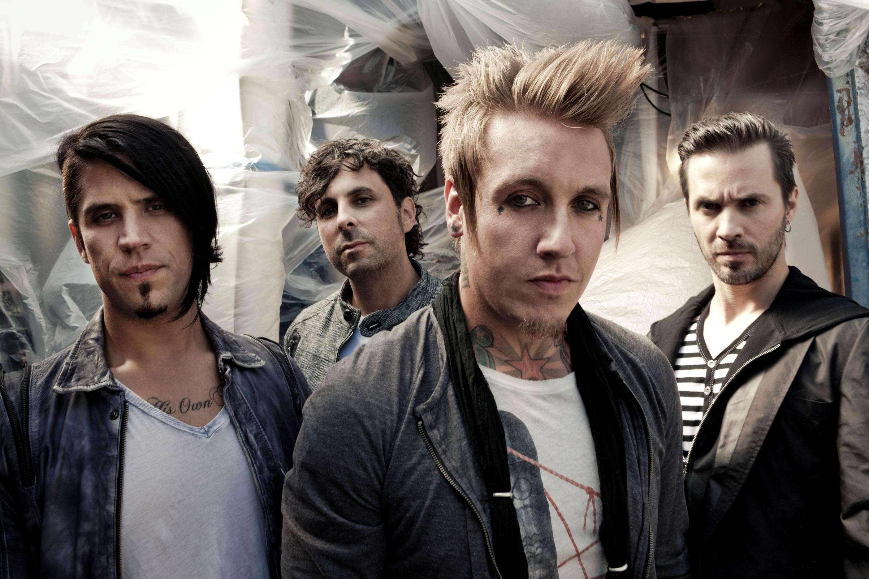 Jacoby Shaddix Of Papa Roach Reveals His Htf Firsts My Uncle Kissed