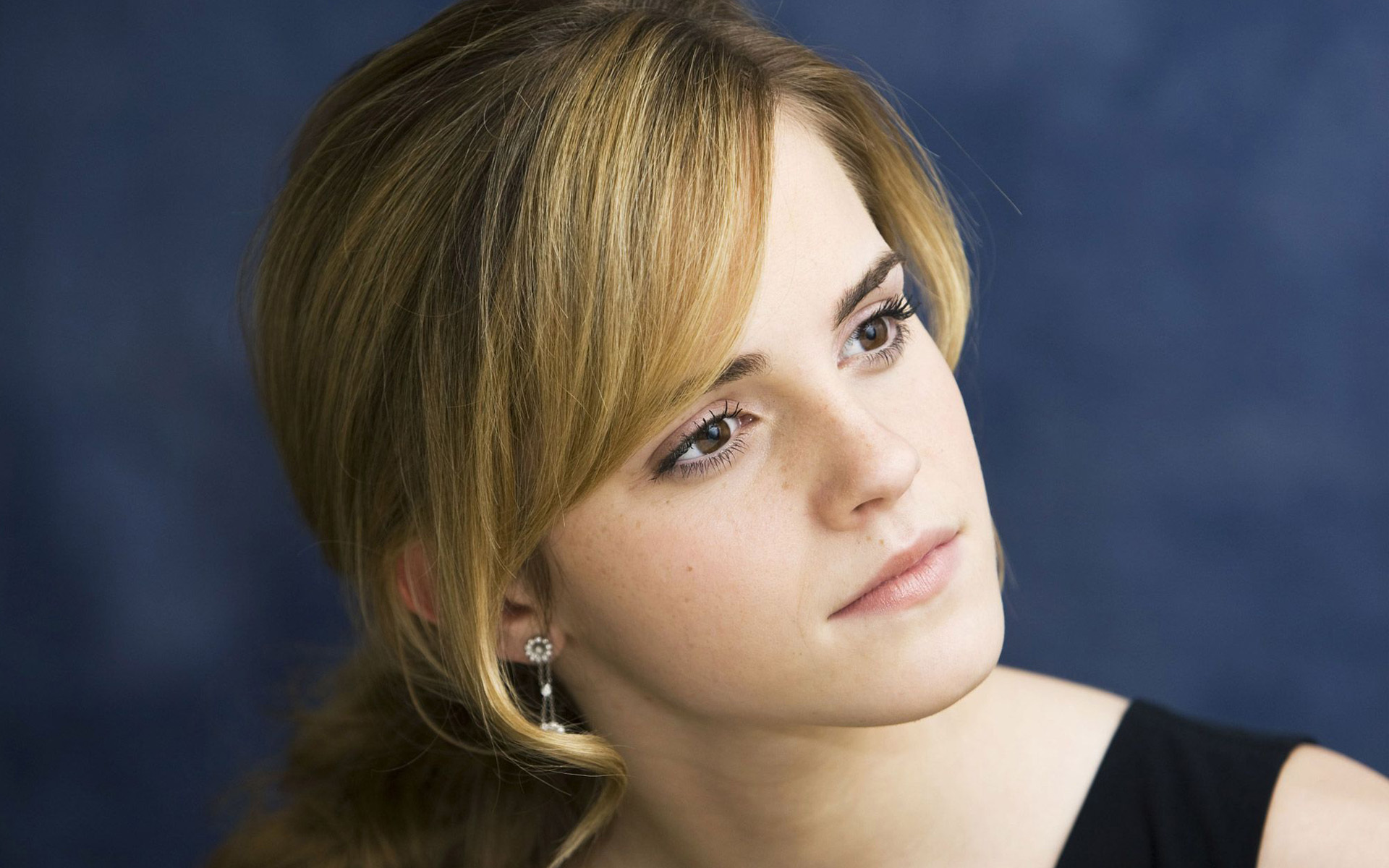 Emma Watson The Beautiful Girl Wide Wallpaper HD